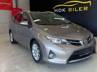 Toyota Auris 1,4 D-4D T2 Premium Touring Sports