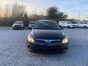 Hyundai i30 1,6 CRDi 90 Classic 5d