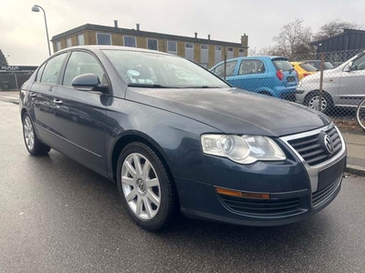 VW Passat 2,0 FSi Sportline