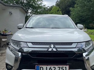 Mitsubishi Outlander 2,4 PHEV 4WD