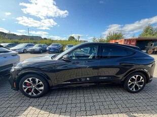 Ford Mustang Mach-E Standard Range AWD