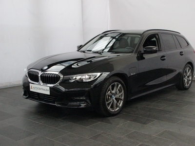 BMW 330e 2,0 Touring Sport Line aut. 5d