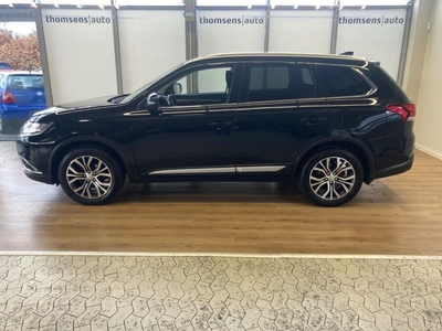 Mitsubishi Outlander Intense - Stor SUV