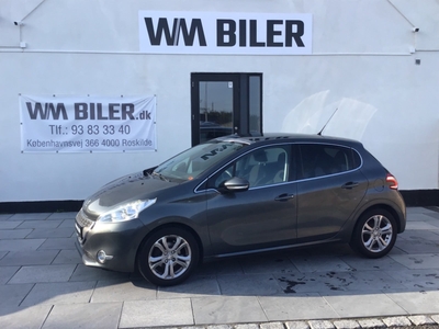 Peugeot 208 1,2 VTi Allure Sky 5d