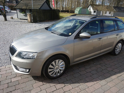 Skoda Octavia TSi 140 Ambition Combi - Mellem St.car