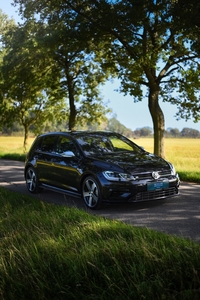 VW Golf VII 2,0 R DSG 4Motion 5d