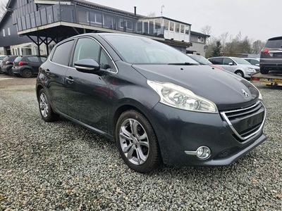 Peugeot 208 1,2 VTi Allure Sky