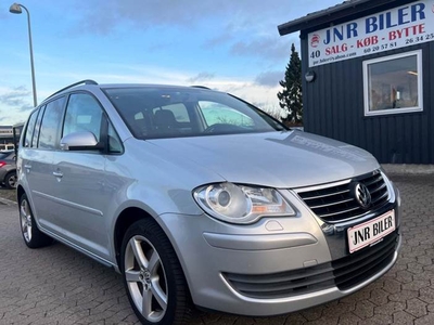 VW Touran 2,0 TDi 140 Highline DSG 7prs