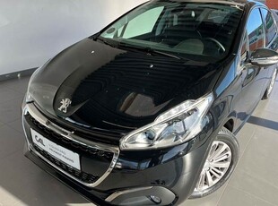 Peugeot 208 1,2 VTi 82 Selection Sky