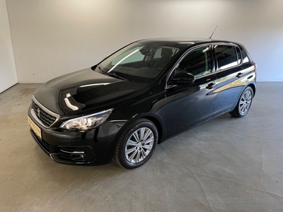 Peugeot 308 1,2 PureTech 130 Selection Sky 5d