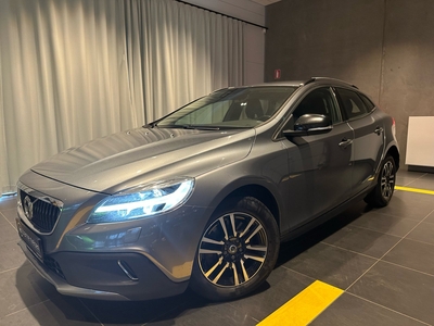 Volvo V40 CC 2,0 D3 150 Momentum aut. 5d