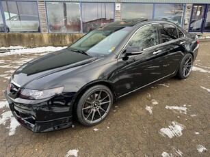 Honda Accord 2,4i Executive 4d