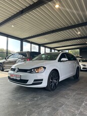 VW Golf VII 1,6 TDi 105 Comfortline Variant BMT 5d