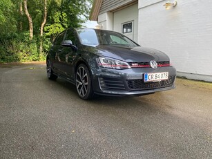 VW Golf VII 2,0 GTi Performance DSG BMT 5d