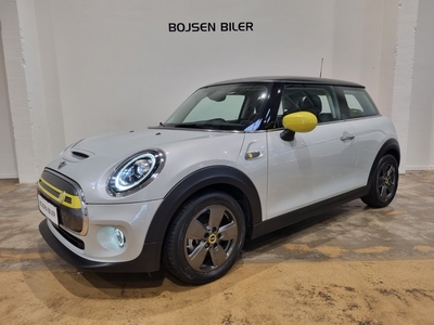 MINI Cooper SE Essential 3d