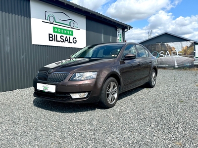 Skoda Octavia 1,8 TSi 180 Elegance Combi DSG 5d