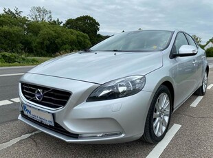 Volvo V40 1,6 D2 115 Kinetic aut.