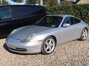 Porsche 996 CARRERA 4.