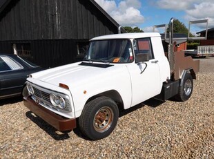 Toyota Stout 2000.