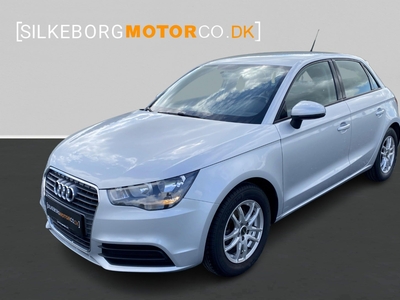 Audi A1 1,6 TDi 90 Attraction Sportback 5d