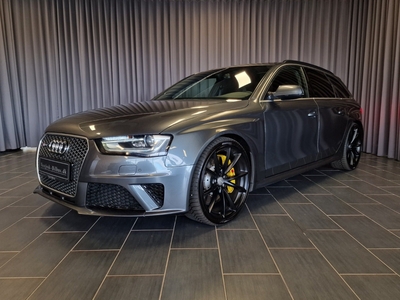 Audi RS4 4,2 FSi Avant quattro S-tr. 5d