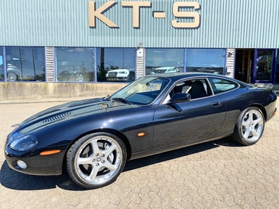 Jaguar XKR 4,2 Coupé aut. 2d