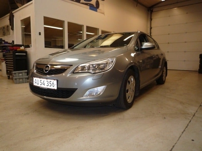 Opel Astra 1,7 CDTi 110 Enjoy 5d