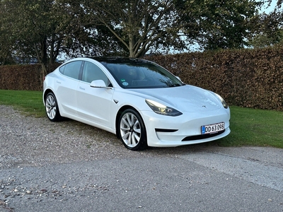 Tesla Model 3 Standard Range+ RWD 4d