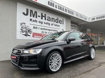 Audi A3 1,6 TDi 110 Ultra Attraction 3d