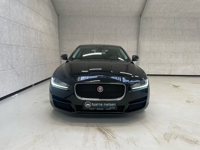 Jaguar XE 2,0 D180 Pure aut. 4d