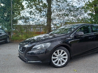 Volvo V40 2,0 D3 150 Momentum 5d