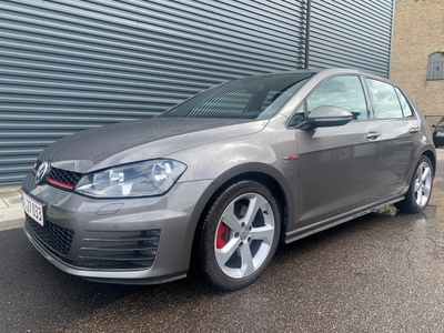 VW Golf VII 2,0 GTi DSG BMT 5d