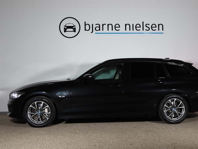 BMW 330e Touring Sport Line aut. - St.car Aut.