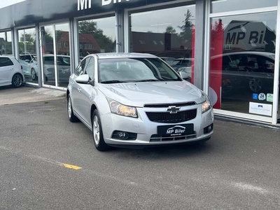 Chevrolet Cruze LS - Sedan