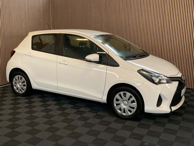 Toyota Yaris VVT-i T2 - Halvkombi