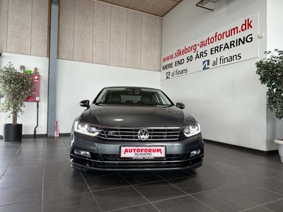 VW Passat TSi 280 R-line DSG 4Motion - Sedan 4x4 Aut.