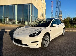 Tesla Model 3 RWD