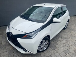 Toyota Aygo 1,0 VVT-i x-wave 5d