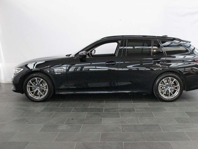 BMW 330e Touring Sport Line aut. - St.car Aut.