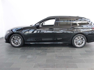 BMW 330e Touring Sport Line aut. - St.car Aut.