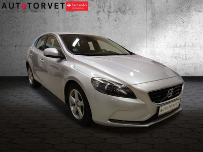 Volvo V40 D2 120 Momentum aut. - Halvkombi Aut.