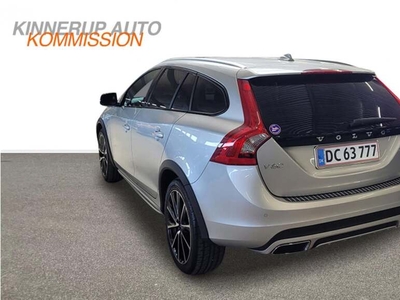 Volvo V60 CC D4 190 Momentum aut. - St.car Aut.