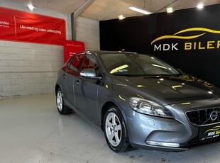 Volvo V40 1,6 T3 150 Momentum 5d