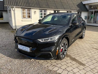 Ford Mustang Mach-E Standard Range AWD