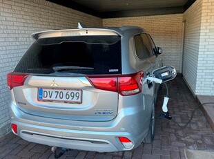 Mitsubishi Outlander 2,4 PHEV Business CVT 4WD