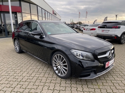 Mercedes C300 de 2,0 AMG Line stc. aut. 5d