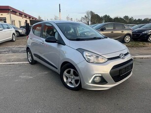 Hyundai i10 1,0 Black Line