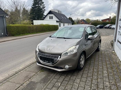 Peugeot 208 1,6 e-HDi 114 Allure