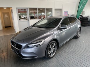 Volvo V40 2,0 T3 152 Momentum 5d