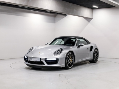 Porsche 911 Turbo S 3,8 Cabriolet PDK 2d